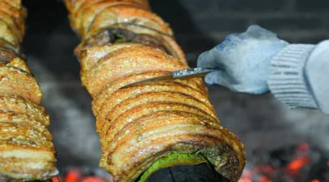 سر نكهة طبق مقرمش ونادر تجذبه أسرار قرية في هانوي فيتنامية